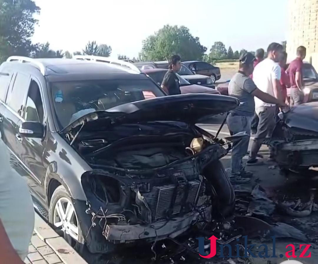 "Mercedes" və "Audi" toqquşdu - Xəsarət alanlar var (FOTO)